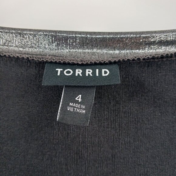Torrid Liquid Shine Silver Metallic Top 4X Crew Neck Tee - Picture 7 of 12